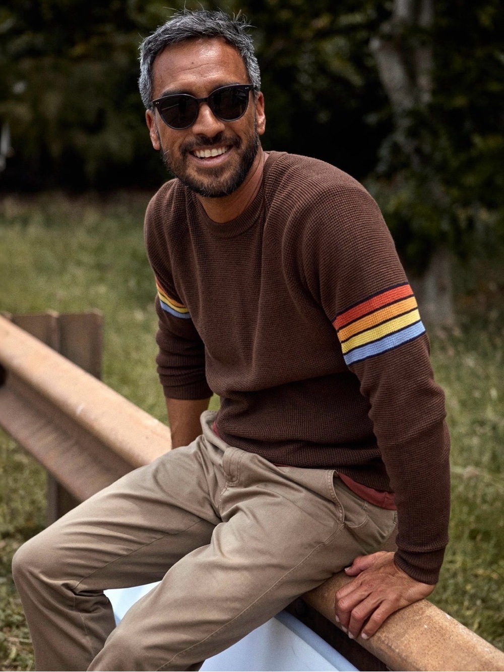Outerknown Nostalgic Sweater Beachwood w/ Colorful Striped Sleeves Men’s Size XL